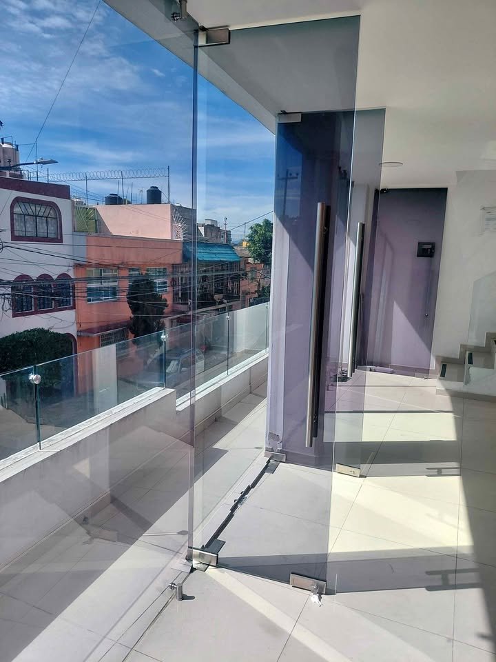 Puertas de Vidrio para Consultorios y Clínicas en Aguascalientes